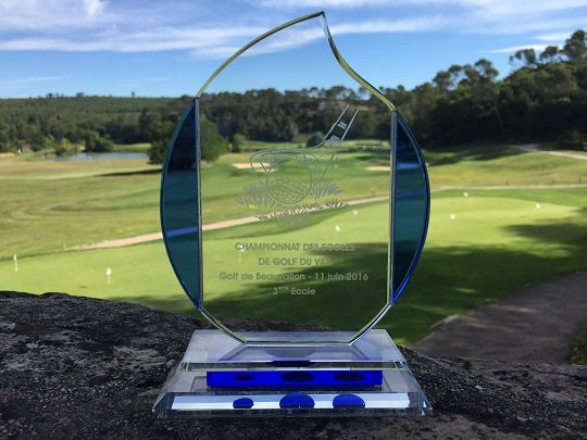 Les jeunes de l'Ecole de golf de Barbaroux aux Championnats du Var à Beauvallon